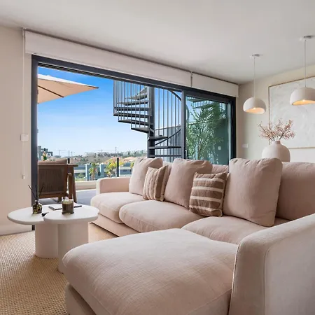 Pure Oasis - Luxury Penthouse 埃斯特波纳