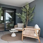 Pure Oasis - Luxury Penthouse דירה *