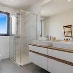 Pure Oasis - Luxury Penthouse דירה *