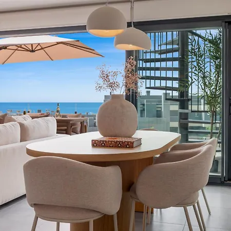 Pure Oasis - Luxury Penthouse אסטפונה