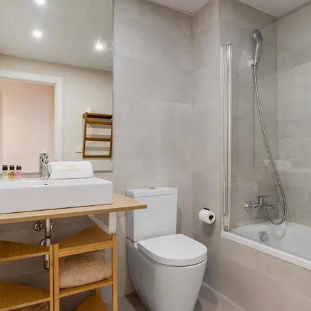 Pure Oasis - Luxury Penthouse דירה